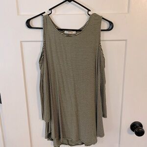 Off the shoulder boutique top